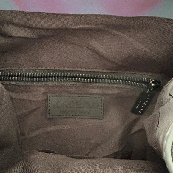 BAO BAO ISSEY MIYAKE Holographic Geometric Prism PVC Backpack Drawstring Flap - Picture 5 of 9